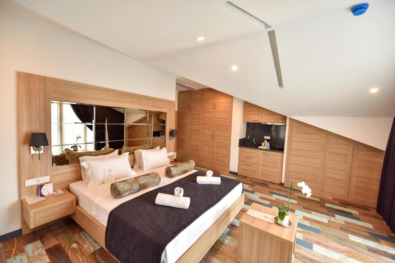 Alesta Midtown Aparthotel Fethiye Exterior photo